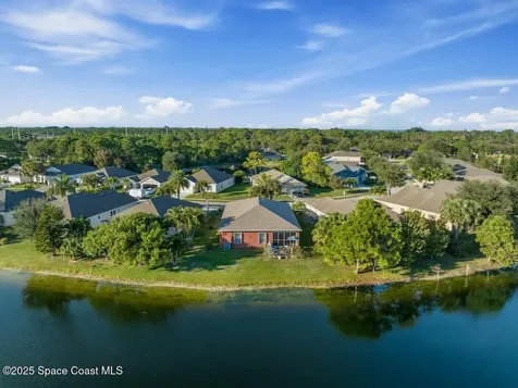 221 Briarcliff Circle Sebastian FL 32958