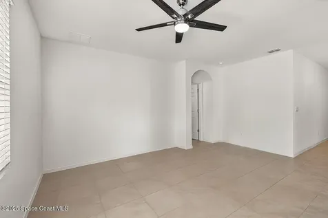 5307 Entertainment Way Fort Pierce FL 34947