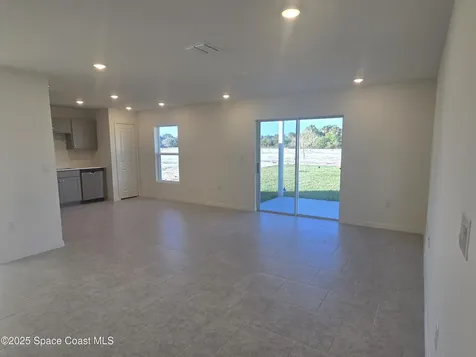 952 SW Richmond Circle SW Palm Bay FL 32908