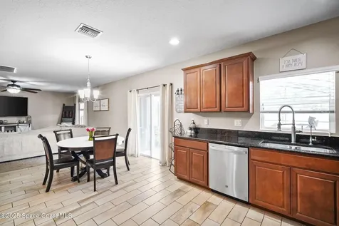 2028 Snapdragon Drive NW Palm Bay FL 32907