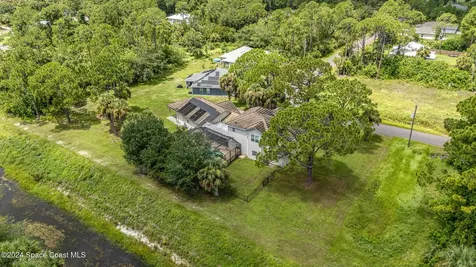 2885 Foxglove Avenue SW Palm Bay FL 32908