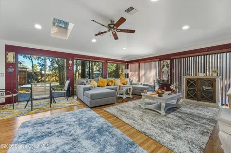 951 Pembroke Avenue NE Palm Bay FL 32907