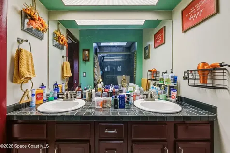 951 Pembroke Avenue NE Palm Bay FL 32907