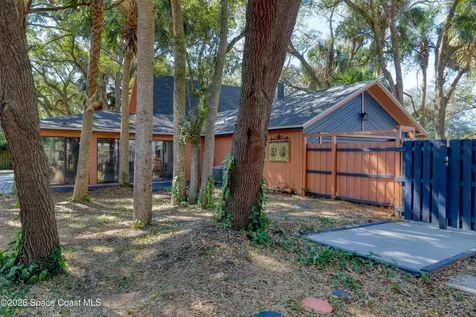 951 Pembroke Avenue NE Palm Bay FL 32907