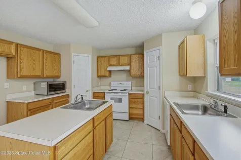 627 Peachtree Street Titusville FL 32780