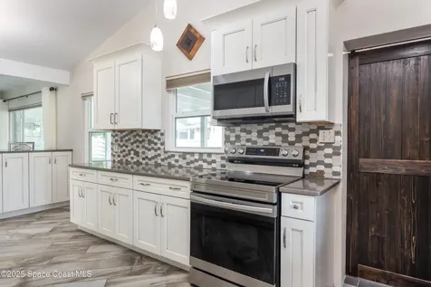 33 W Melbourne Avenue Melbourne FL 32901