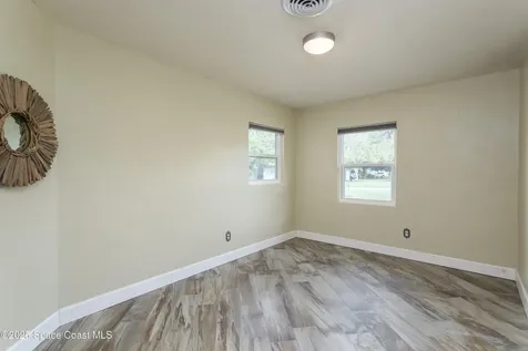 33 W Melbourne Avenue Melbourne FL 32901