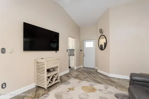 33 W Melbourne Avenue Melbourne FL 32901