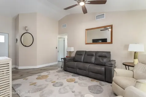 33 W Melbourne Avenue Melbourne FL 32901