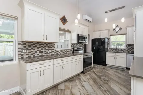 33 W Melbourne Avenue Melbourne FL 32901