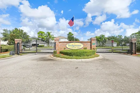 1652 La Maderia Drive SW Palm Bay FL 32908