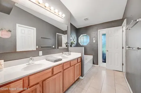 1652 La Maderia Drive SW Palm Bay FL 32908