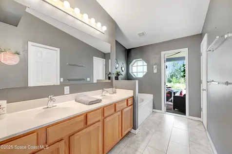1652 La Maderia Drive SW Palm Bay FL 32908
