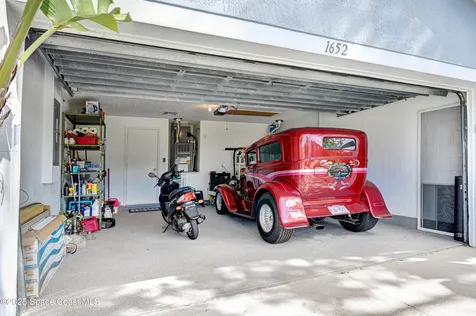 1652 La Maderia Drive SW Palm Bay FL 32908