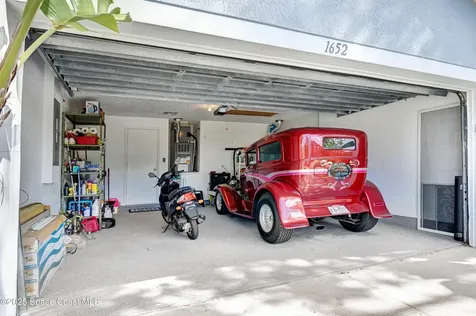 1652 La Maderia Drive SW Palm Bay FL 32908