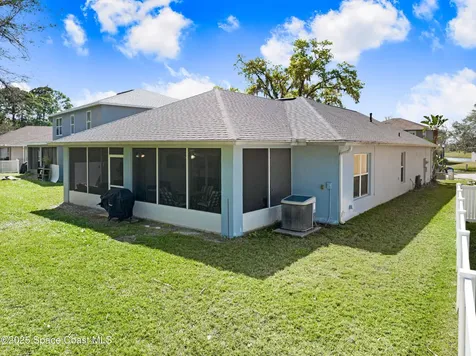 1652 La Maderia Drive SW Palm Bay FL 32908