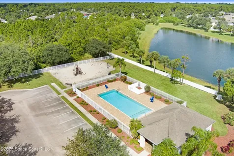 1652 La Maderia Drive SW Palm Bay FL 32908