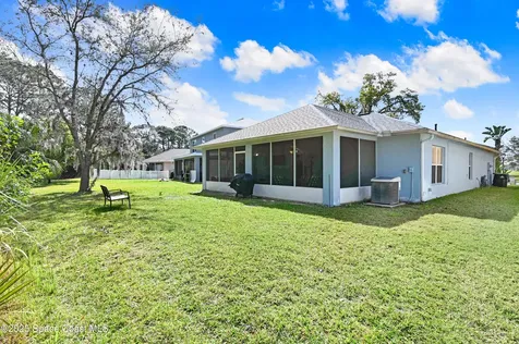 1652 La Maderia Drive SW Palm Bay FL 32908