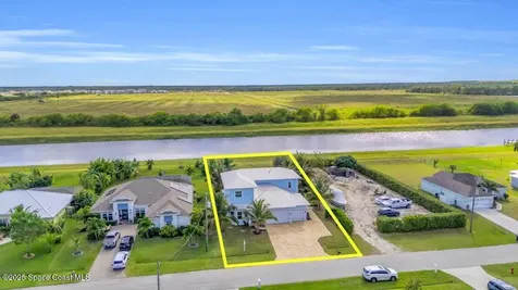 379 SW South Quick Circle Port St. Lucie FL 34953