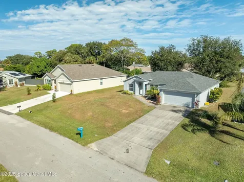 735 Crestline Lane NE Palm Bay FL 32907