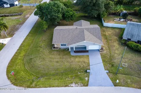402 SW Sansom Lane Port St. Lucie FL 34953