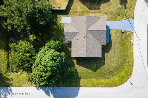 402 SW Sansom Lane Port St. Lucie FL 34953