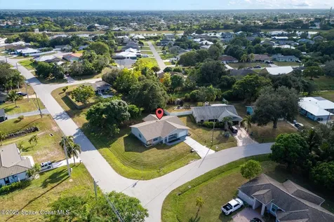 402 SW Sansom Lane Port St. Lucie FL 34953