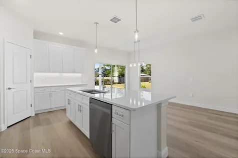 2182 Oklahoma Avenue SW Palm Bay FL 32908