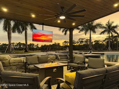 4236 Hield Road NW Palm Bay FL 32907