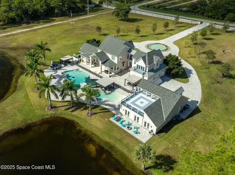 4236 Hield Road NW Palm Bay FL 32907