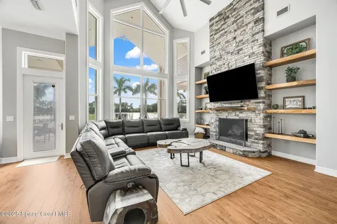 4236 Hield Road NW Palm Bay FL 32907