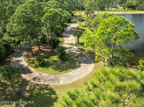 4236 Hield Road NW Palm Bay FL 32907