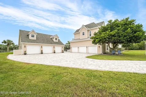 4236 Hield Road NW Palm Bay FL 32907