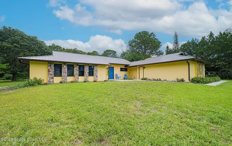 3772 E R Smyth Drive Mims FL 32754