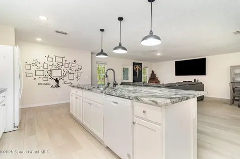 5651 Travis Street Mims FL 32754