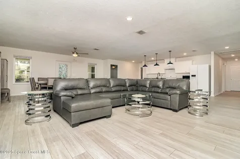 5651 Travis Street Mims FL 32754
