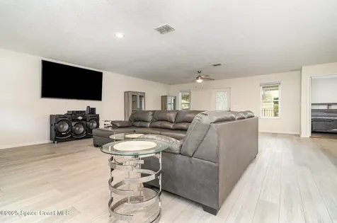 5651 Travis Street Mims FL 32754