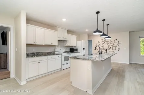 5651 Travis Street Mims FL 32754