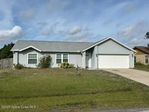 561 Sherman Street SE Palm Bay FL 32909