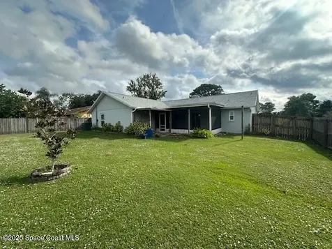 561 Sherman Street SE Palm Bay FL 32909