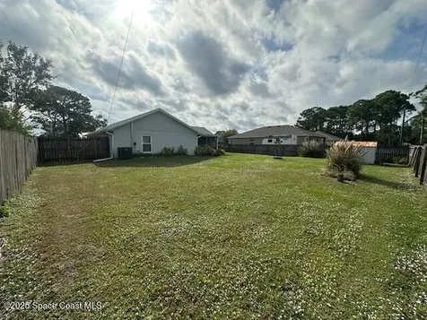 561 Sherman Street SE Palm Bay FL 32909