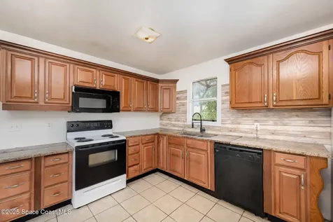 2126 Whiteside Avenue SE Palm Bay FL 32909