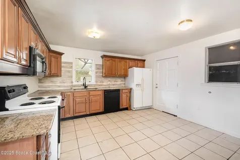 2126 Whiteside Avenue SE Palm Bay FL 32909