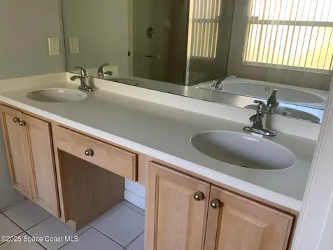 1521 Gardenton Street NW Palm Bay FL 32907