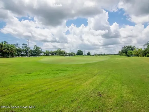 1340 S Village Square Vero Beach FL 32966