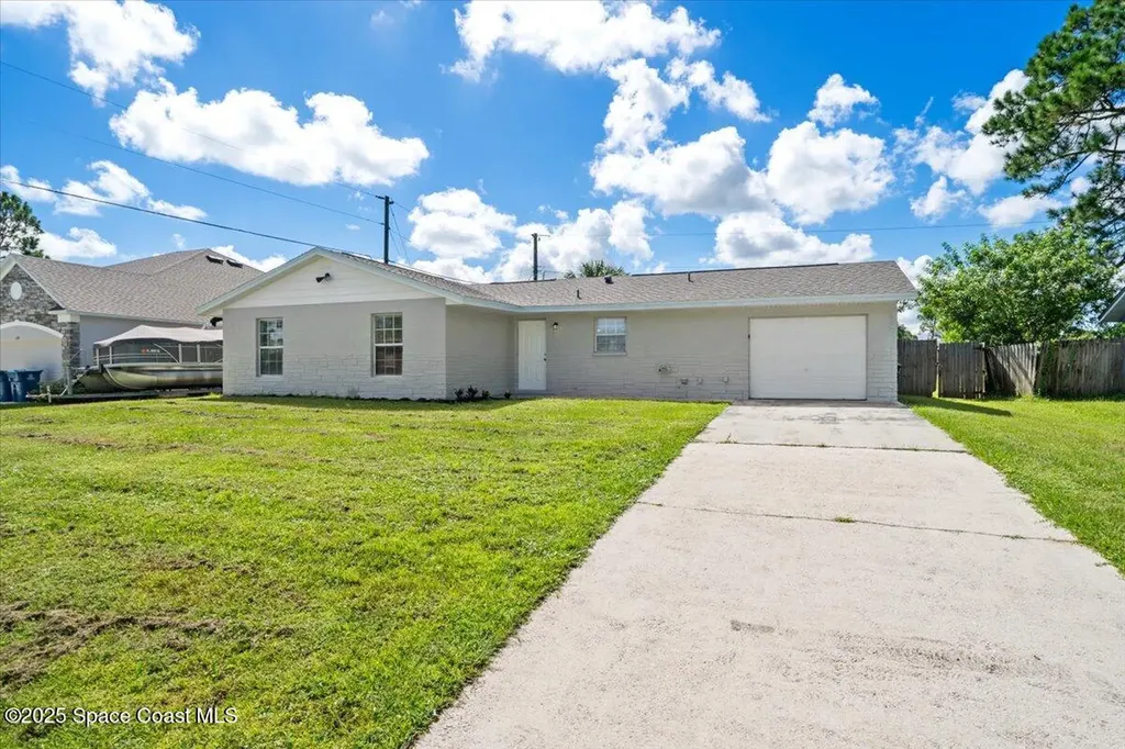 680 Bluefields Street SE Palm Bay FL 32909