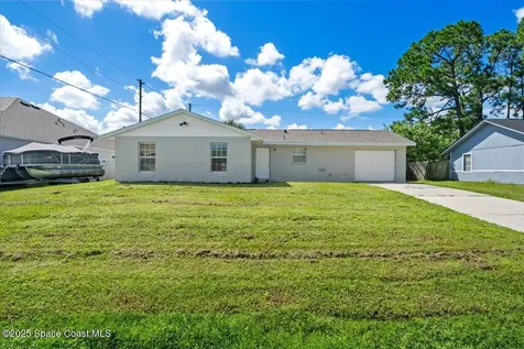 680 Bluefields Street SE Palm Bay FL 32909