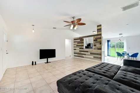1500 Manzanita Street NW Palm Bay FL 32907