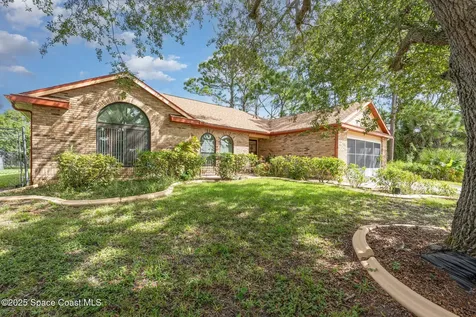 915 Elmont Street NW Palm Bay FL 32907