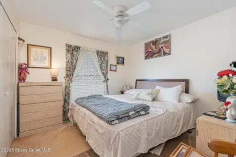 915 Elmont Street NW Palm Bay FL 32907